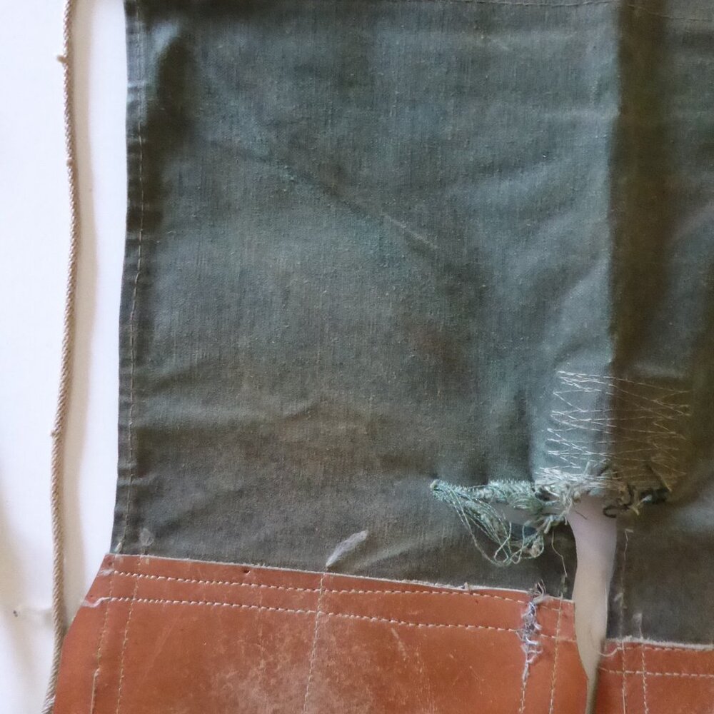 VINTAGE LEATHER CANVAS HAY CARTING WORKING COWBOY FARMER CHAPS (PRE-OWNED) - Picture 3 of 15